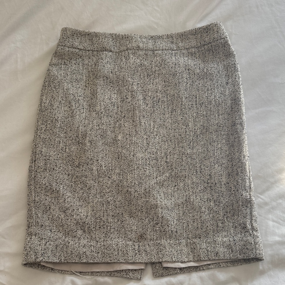 Ann Taylor factory Textured tweed 4 petite Gray Pencil Skirt